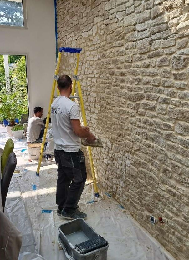 Pose de peinture, Île-de-France